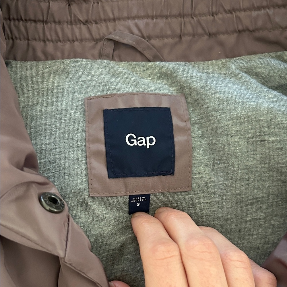 GAP Quilted Puffer Vest in Taupe with Heather Gray Lining - Picture 2 of 2